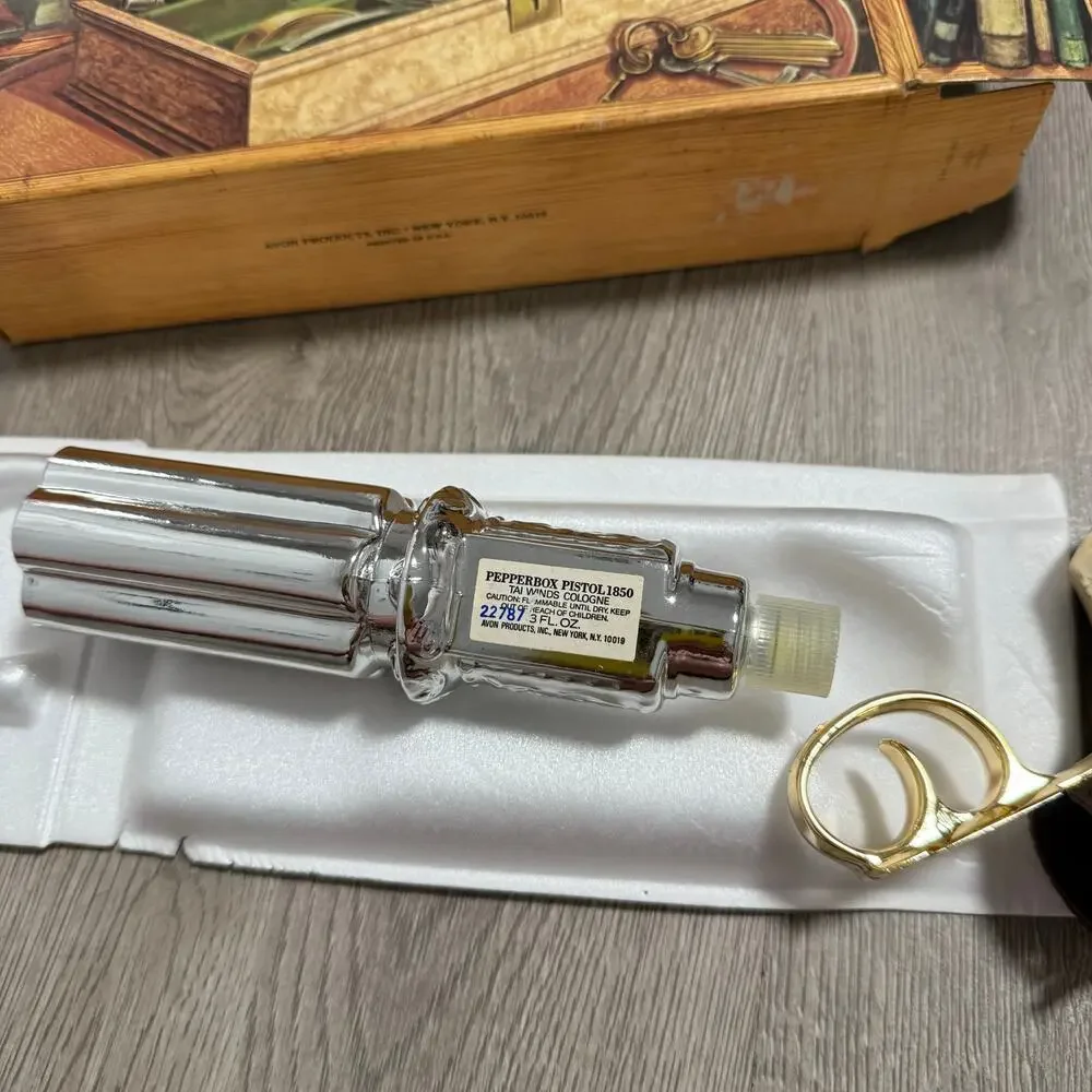 Vintage Avon Pepperbox Pistol 1850 Tai Winds Cologne Decanter in Original Box